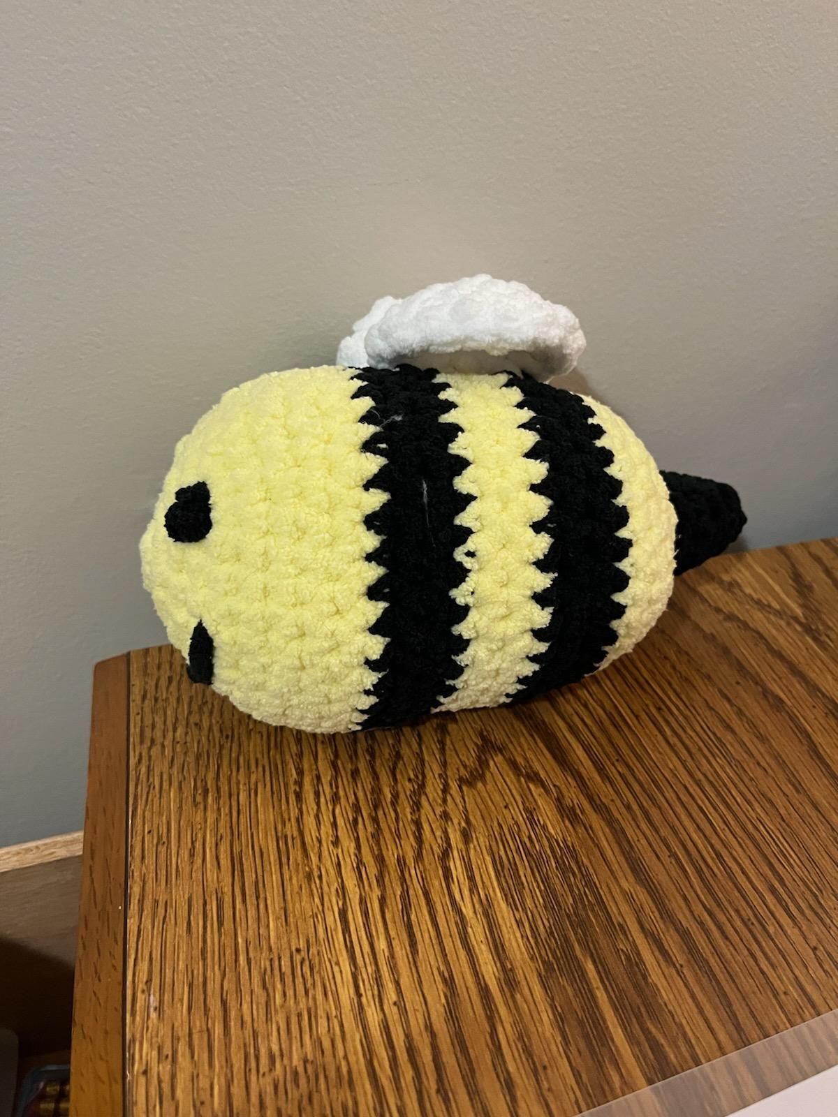 How to Crochet a Bee and Read Patterns