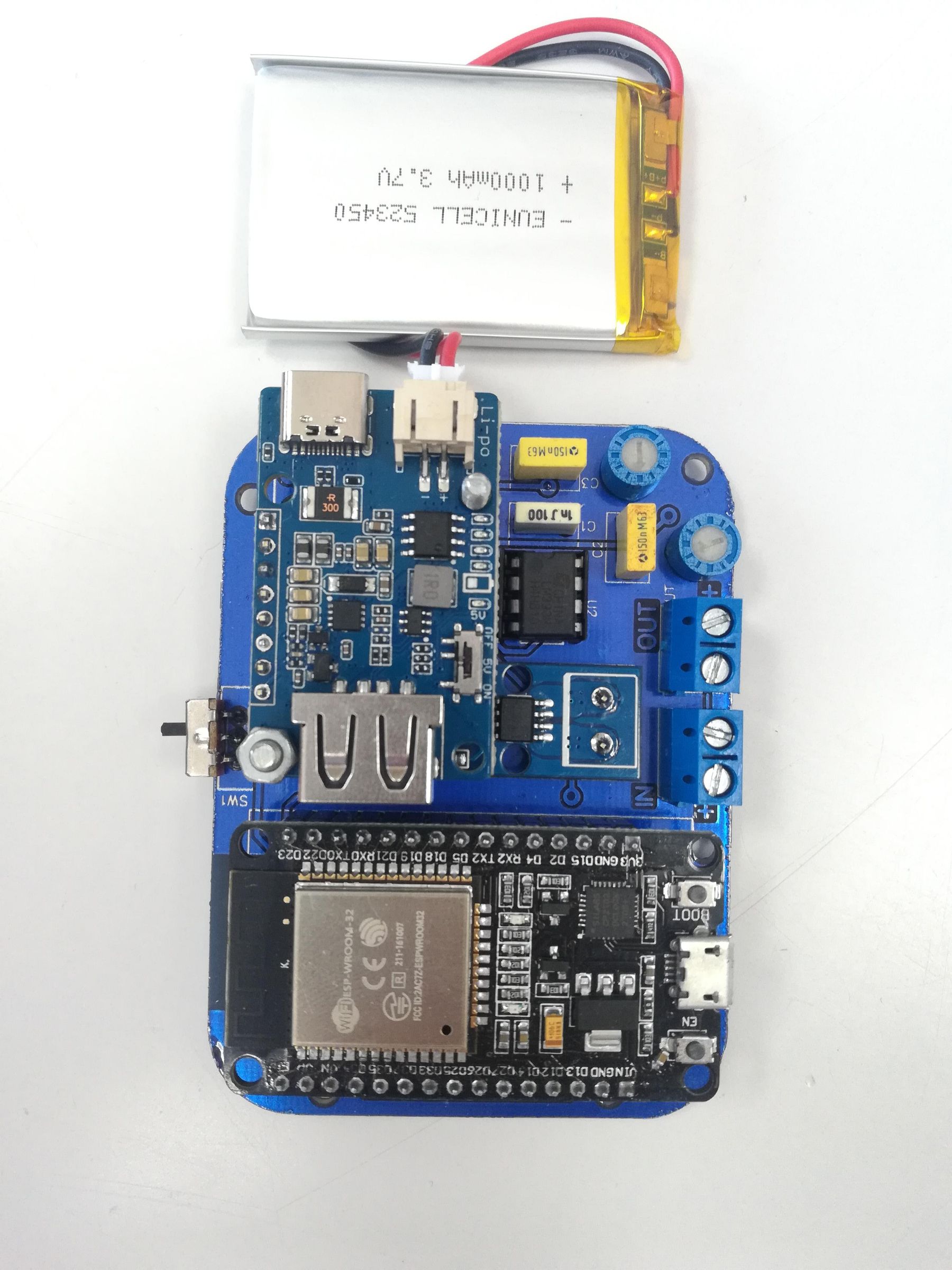 Monitoring a Battery by Using Bluetooth