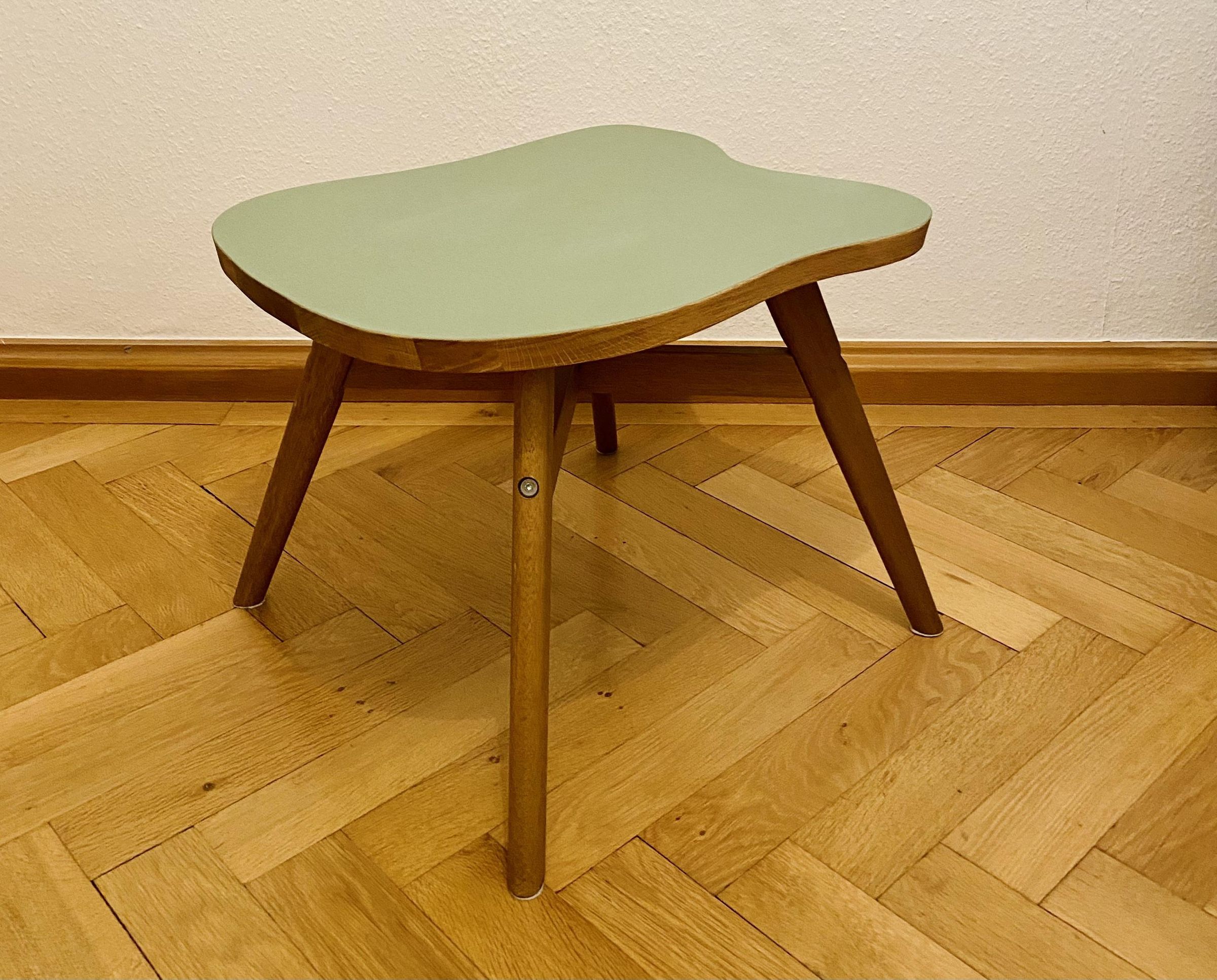 Easy Coffee Table From Recycled Materials