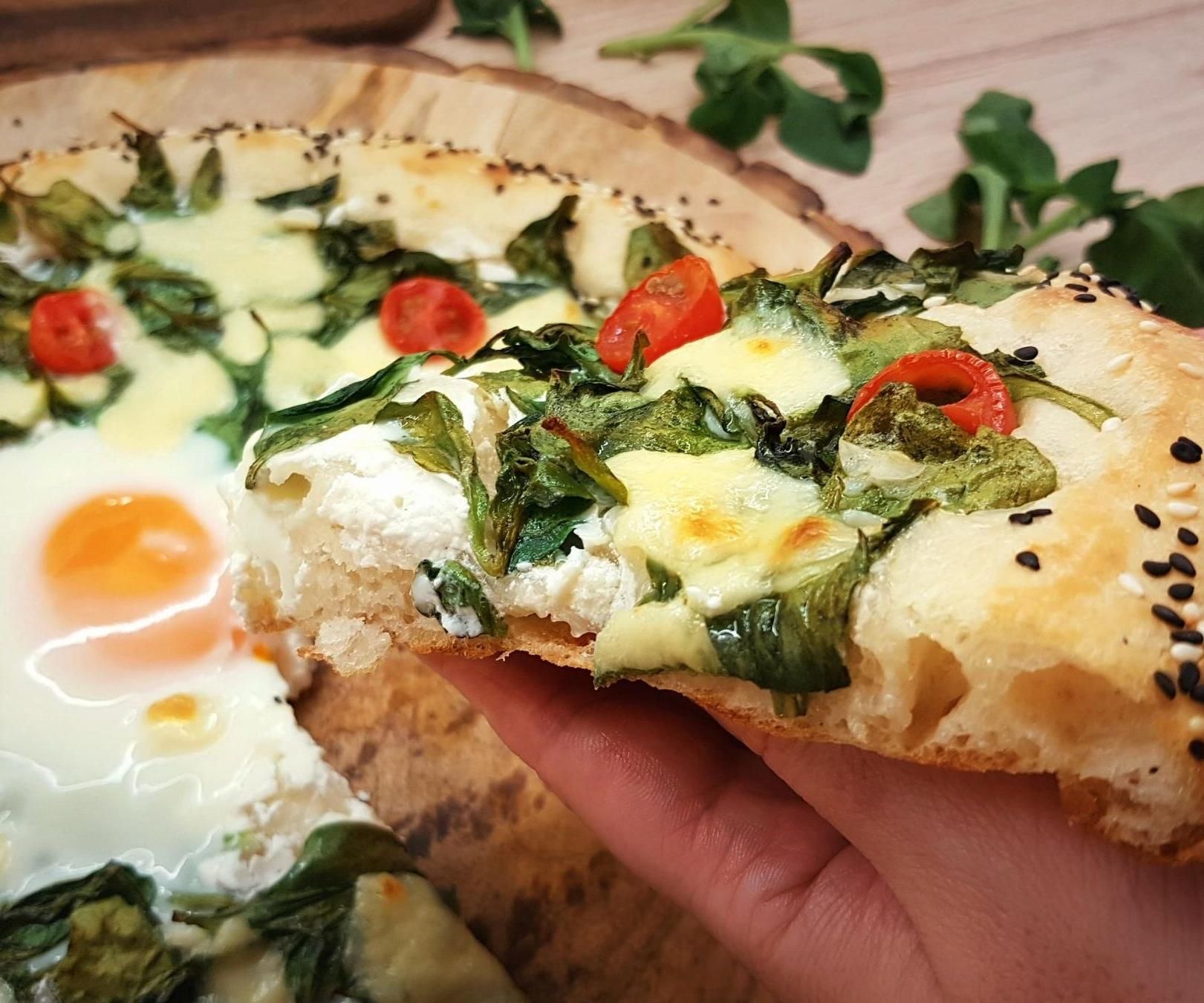 How to Make Breakfast Pizza