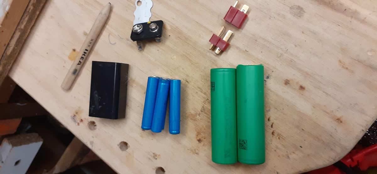 Replacing Normal Batteries With 18650 Rechargeable Batteries