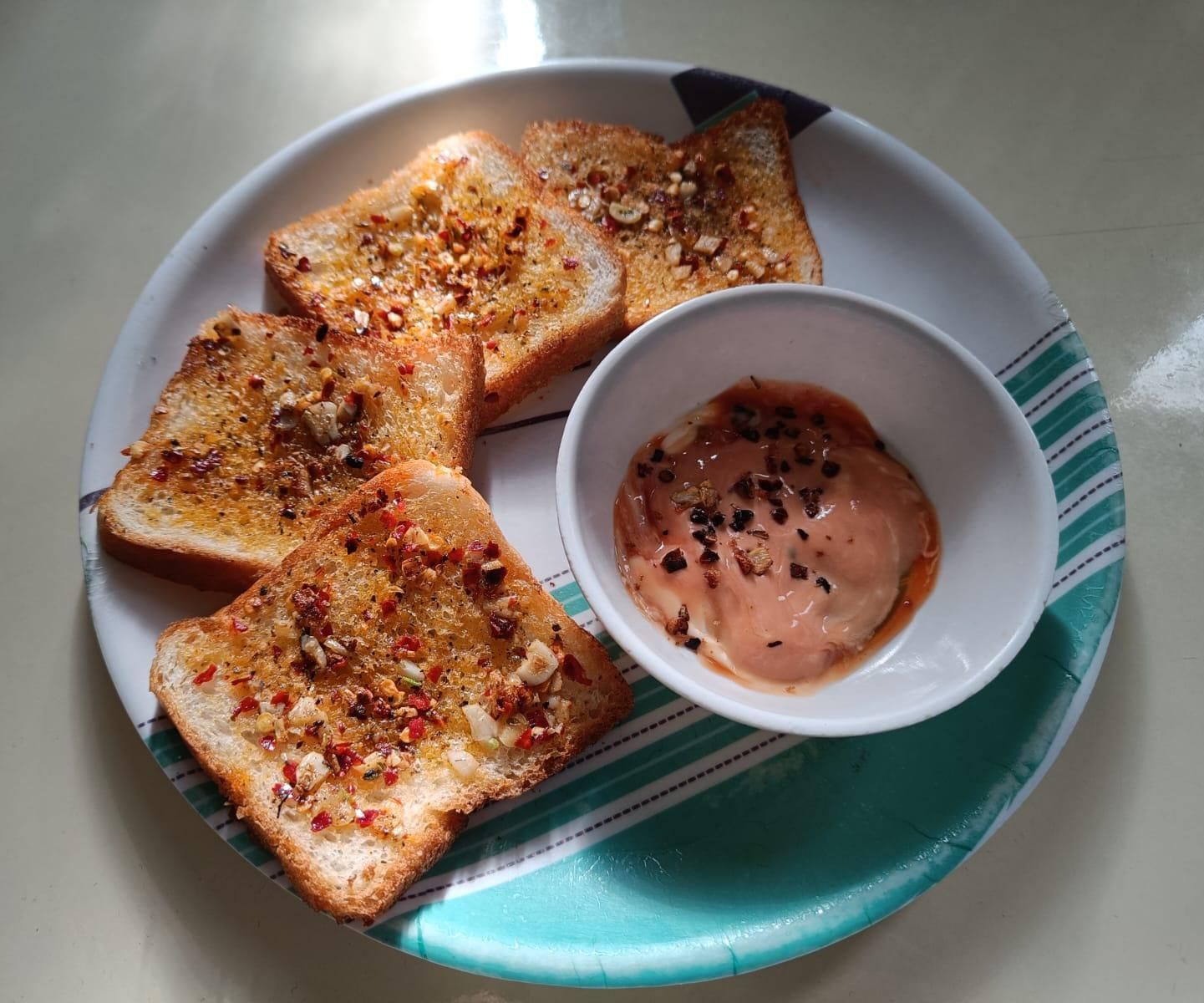 No-Oven Garlic Bread Recipe