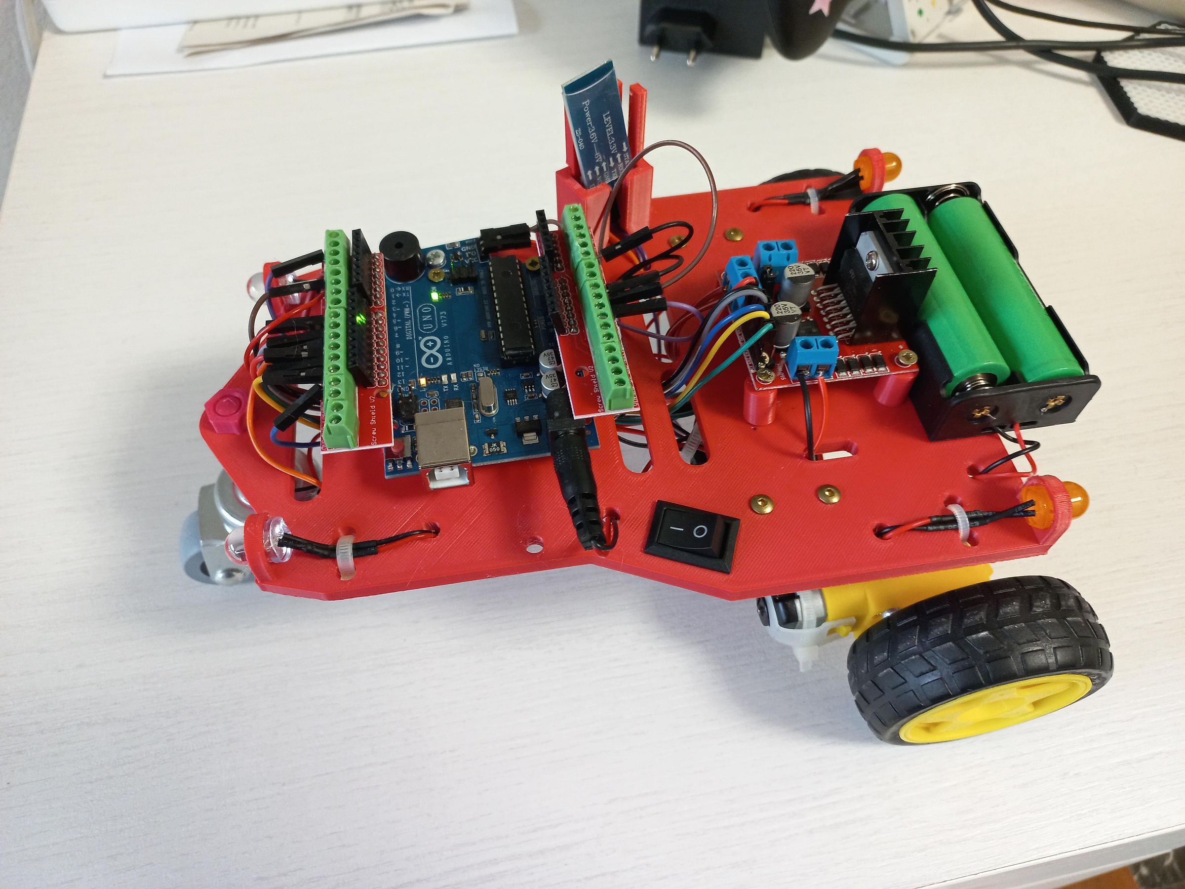Arduino Bluetooth 2WD Car, With Lights and Horn