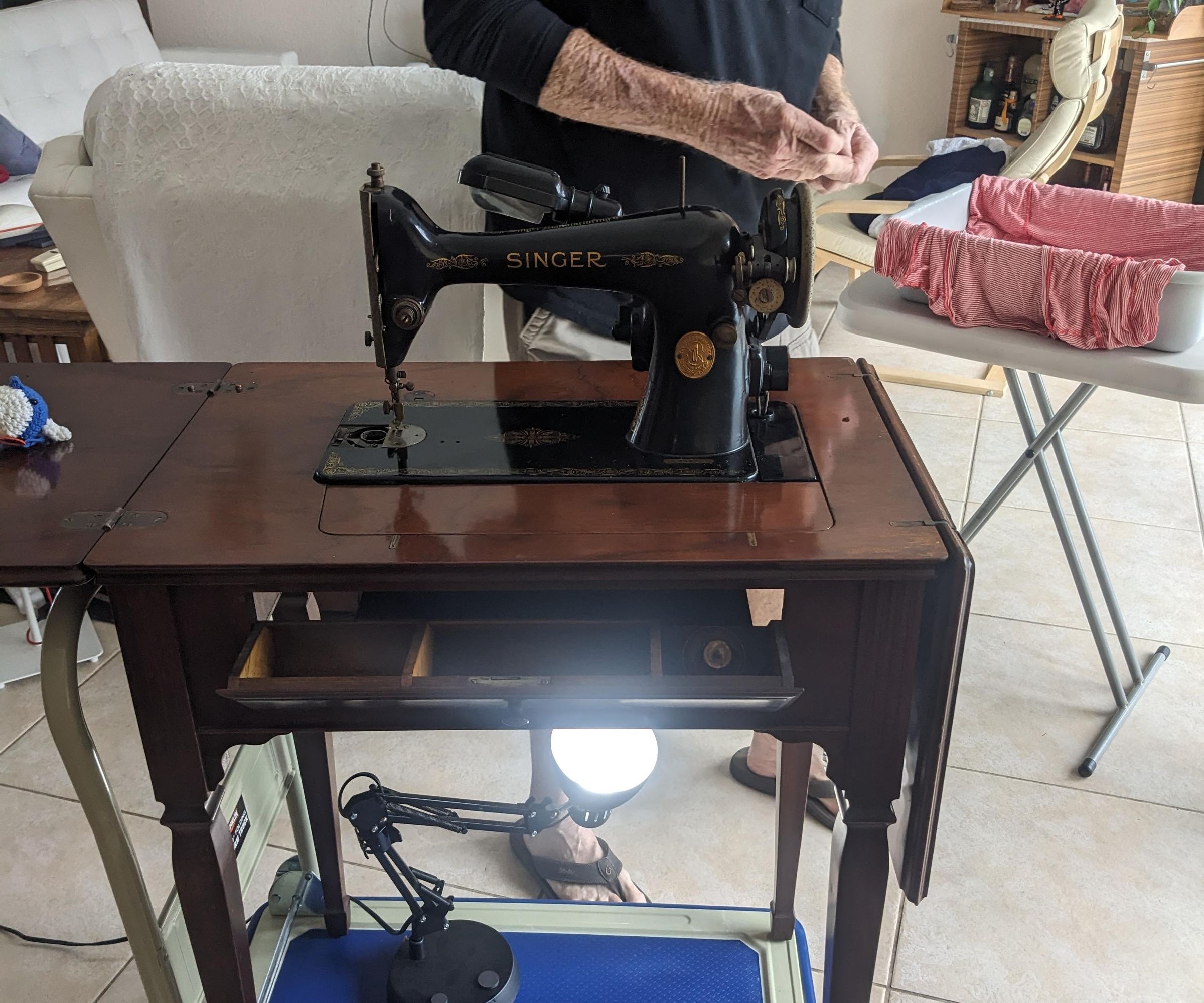 Rehab of a Singer 66-6 (La Bruja)