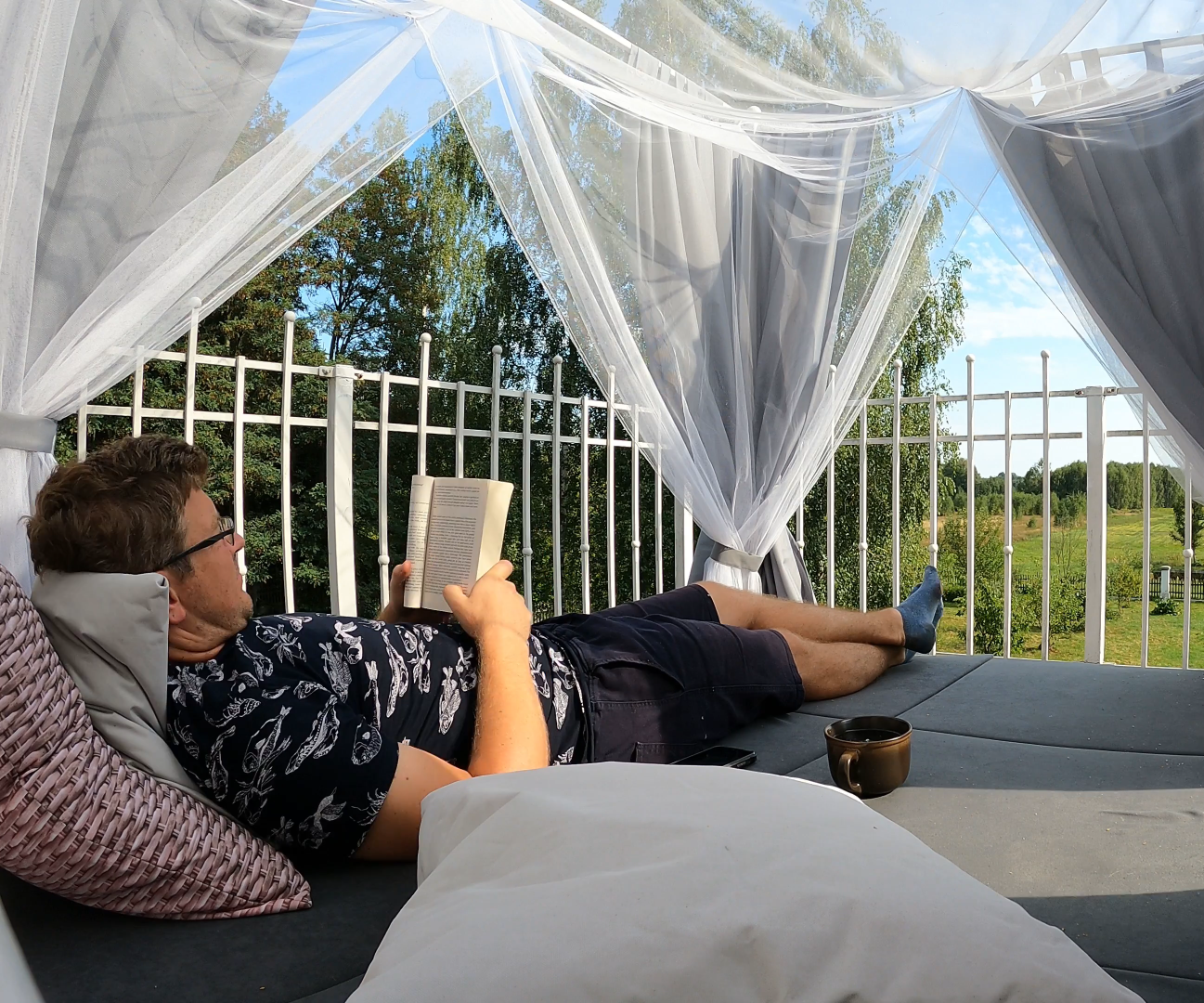Gigantic Sunbed With Mosquito Net and Sun Curtains