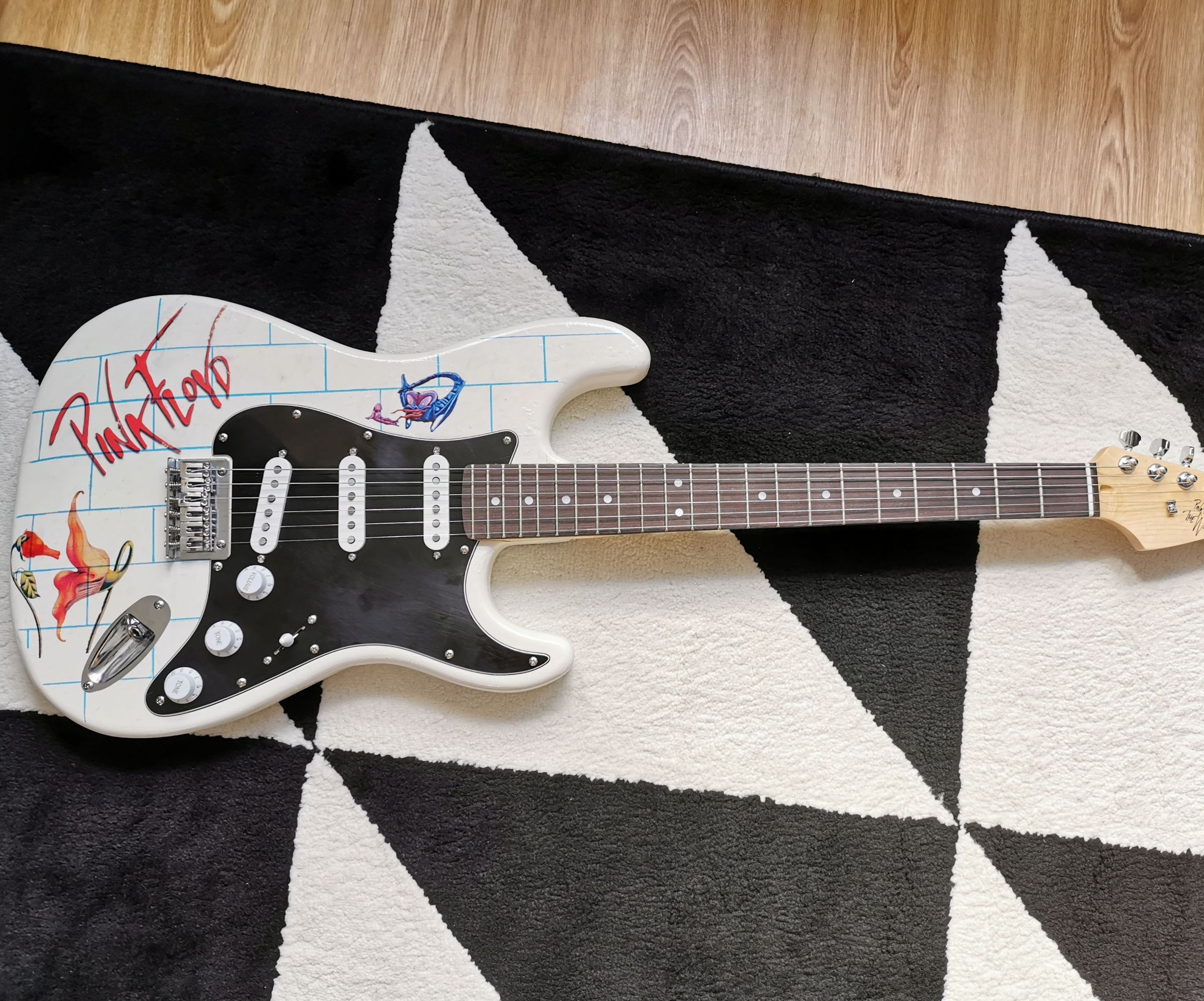Pink Floyd Tribute Guitar