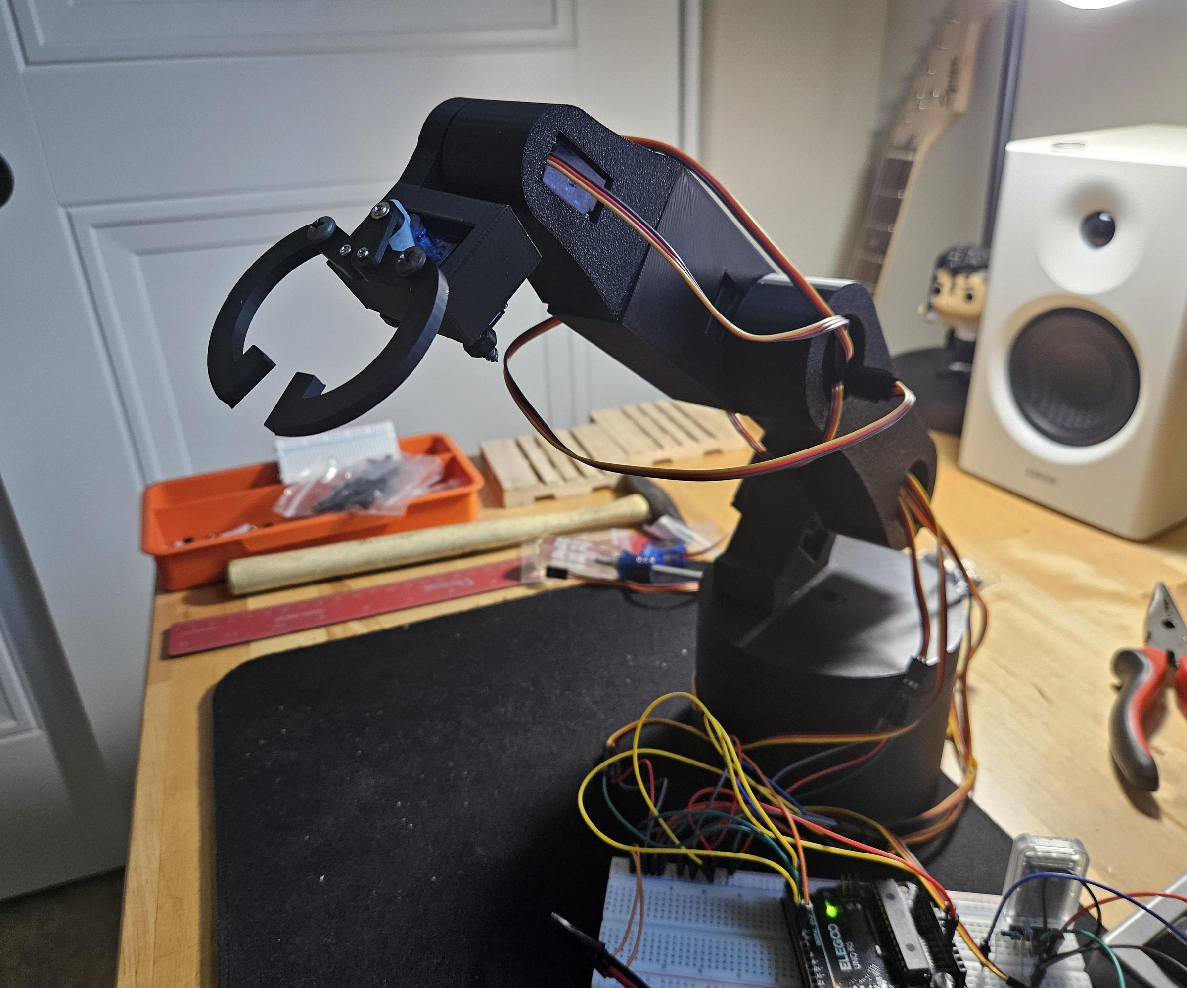 Arduino Uno Powered Robotic Arm