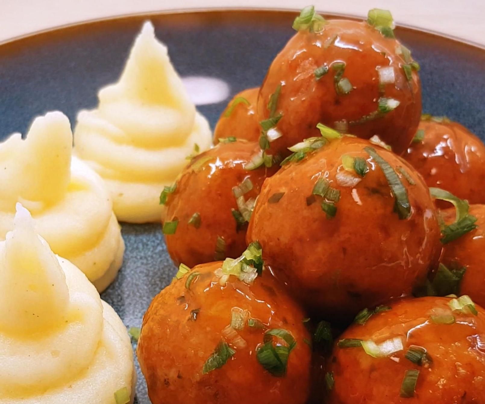 How to Make Sweet & Spicy Chicken Meatballs