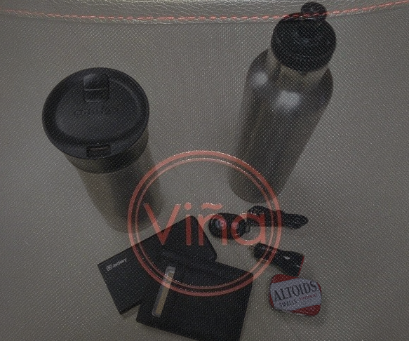 Vina Bottle Tote With Extra Storage