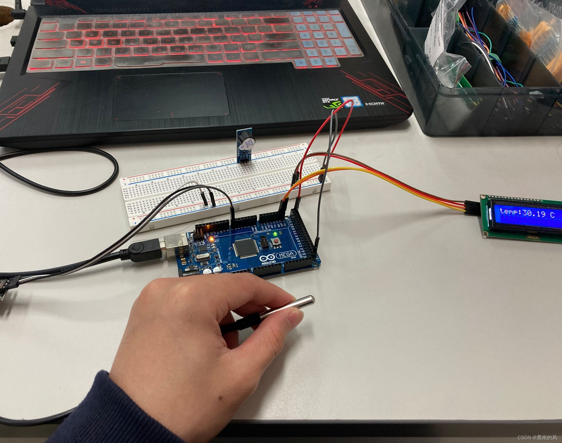 Arduino+DS18B20 Temperature Sensor (buzzer Alarm)