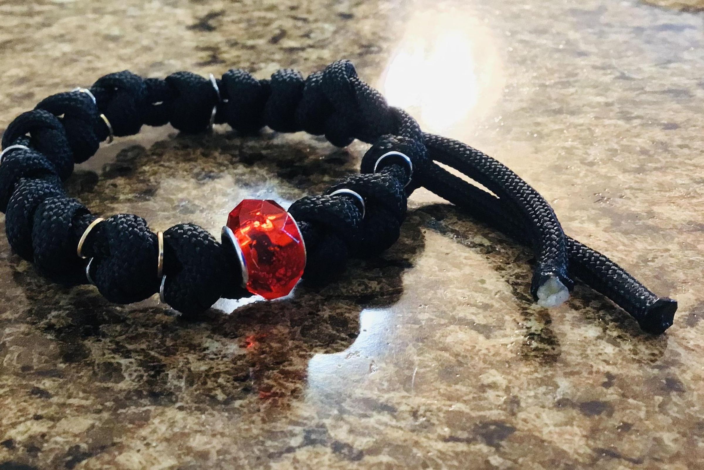 How to Make Paracord Bracelet With Charms