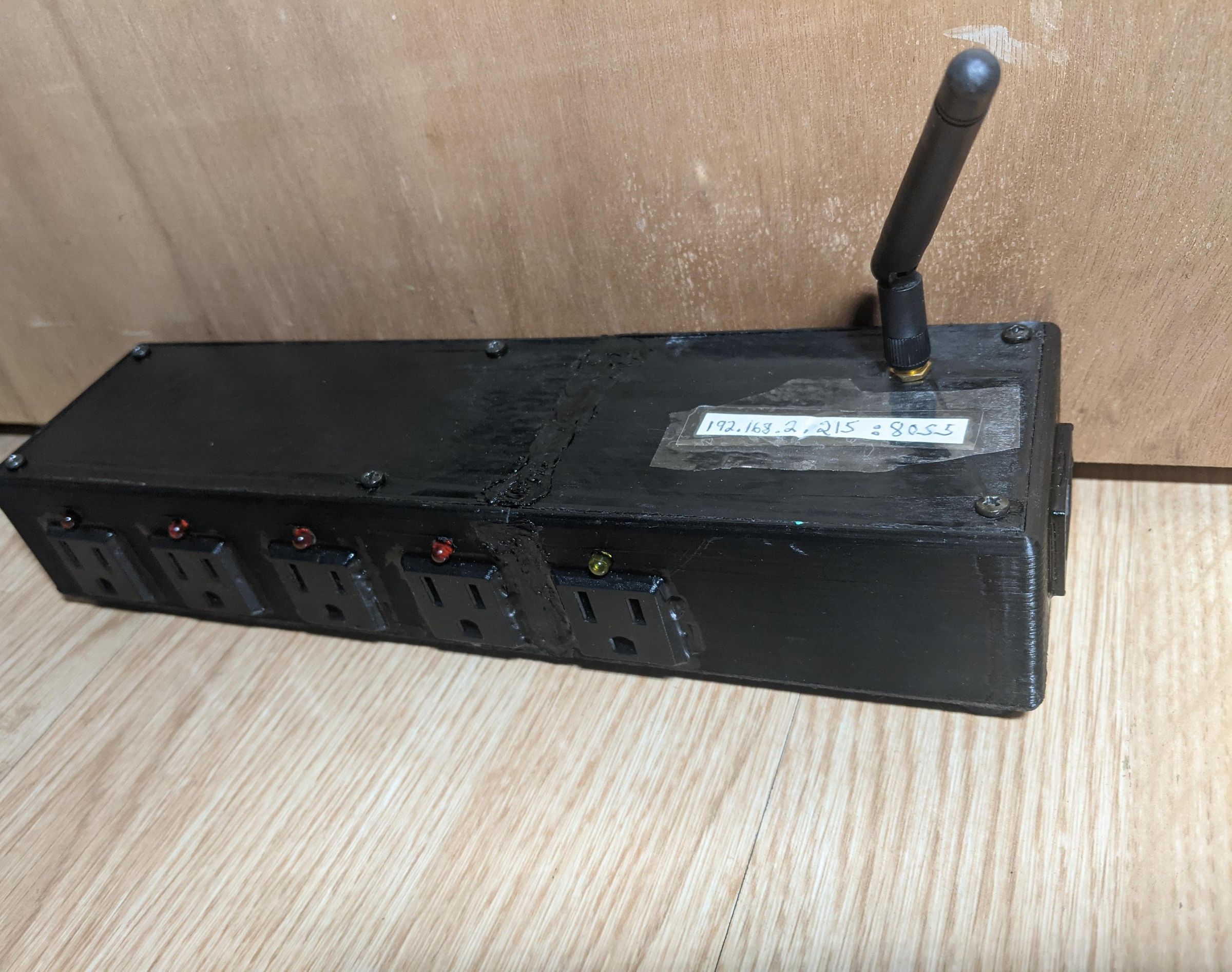 WiFi Outlet X4 Raspberry Pi