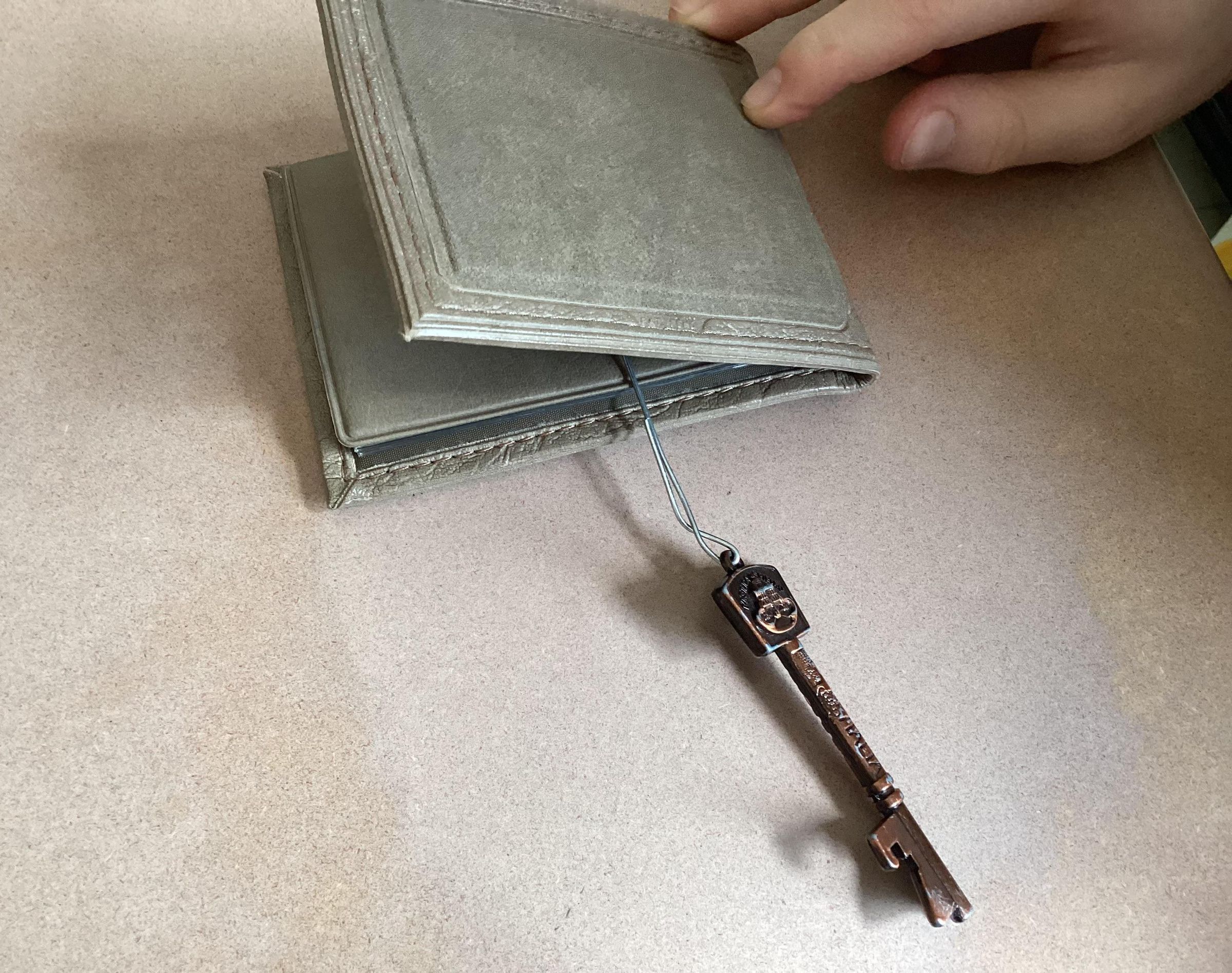 How to attach your keys to your wallet so you never lose them