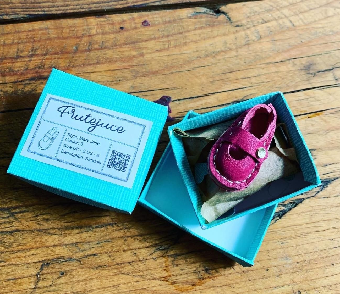 Teeny Tiny Leather Shoes. Perfect for Little Dolls or Knitted Creatures.