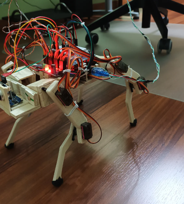 Four -legged Robot With PCA9685 and 12 Servo Motors