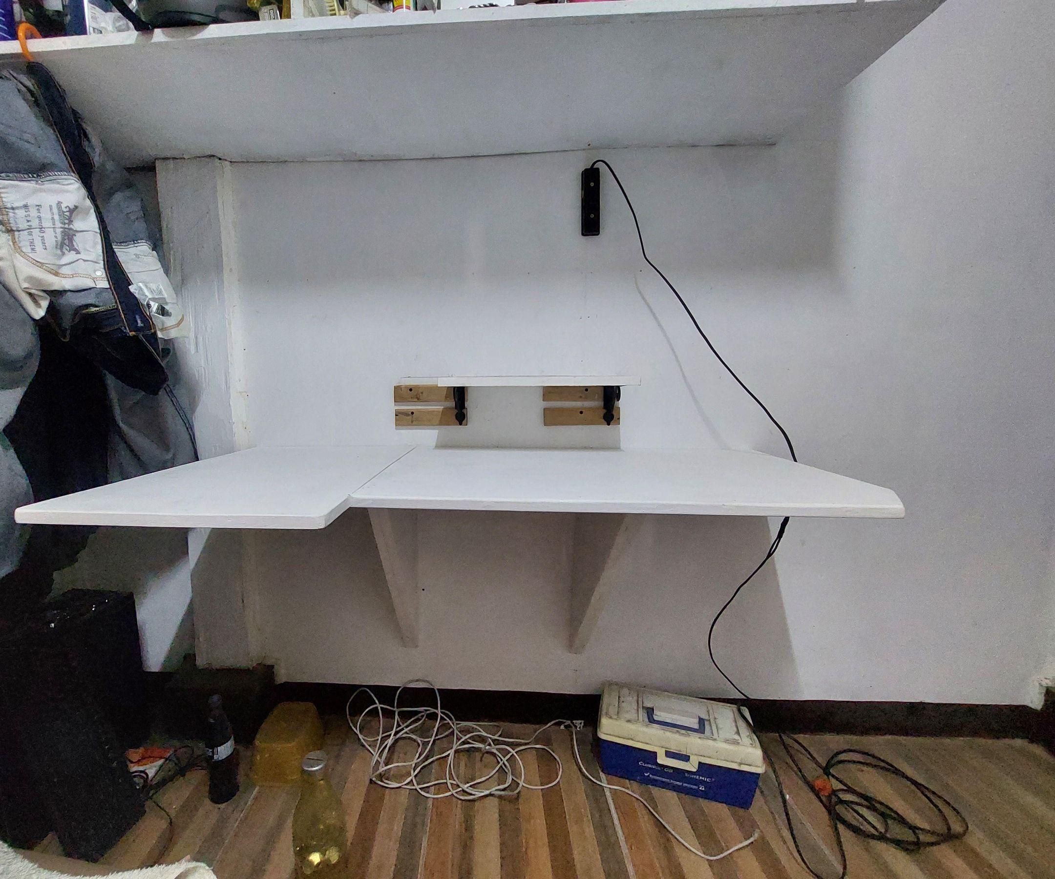 Wall-mounted Table