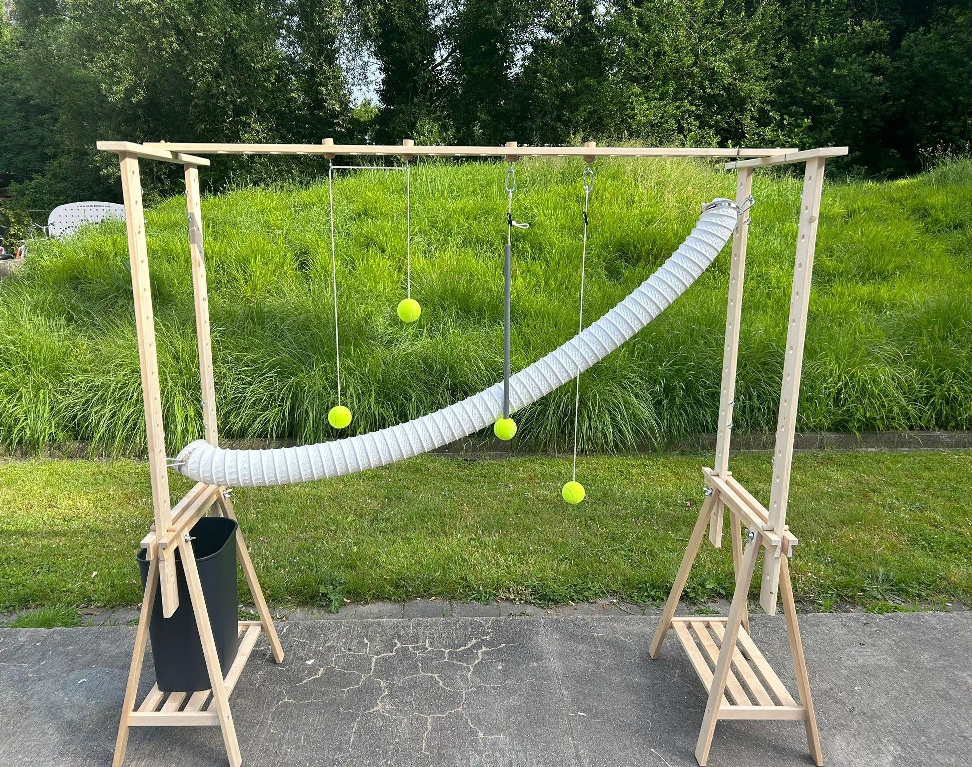 D4E1 WOESH - Juggle Trestle #HOWESTIPO #CIRCUS