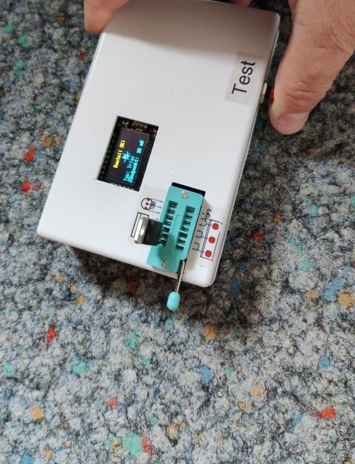 Thyristor/Triac Tester