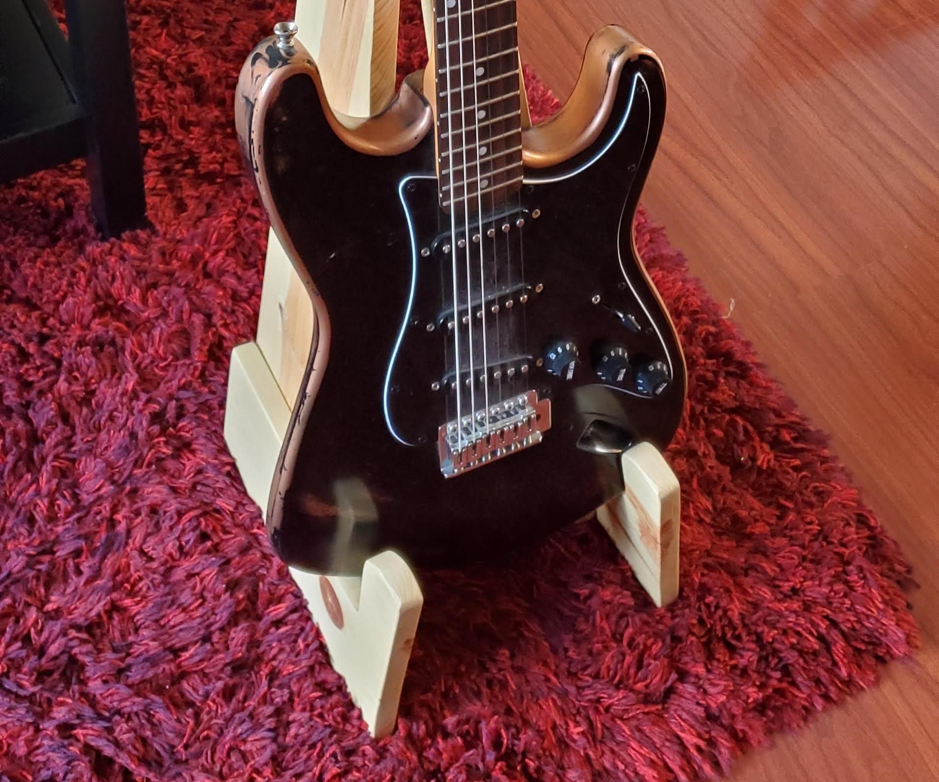 DIY Portable Wooden Guitar Stand