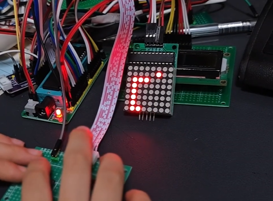 A Small Game "Snake" Controlled by Independent Buttons Based on 51 Single-chip Microcomputer and 8X8LED Dot Matrix Screen (MAX7219 Driver)