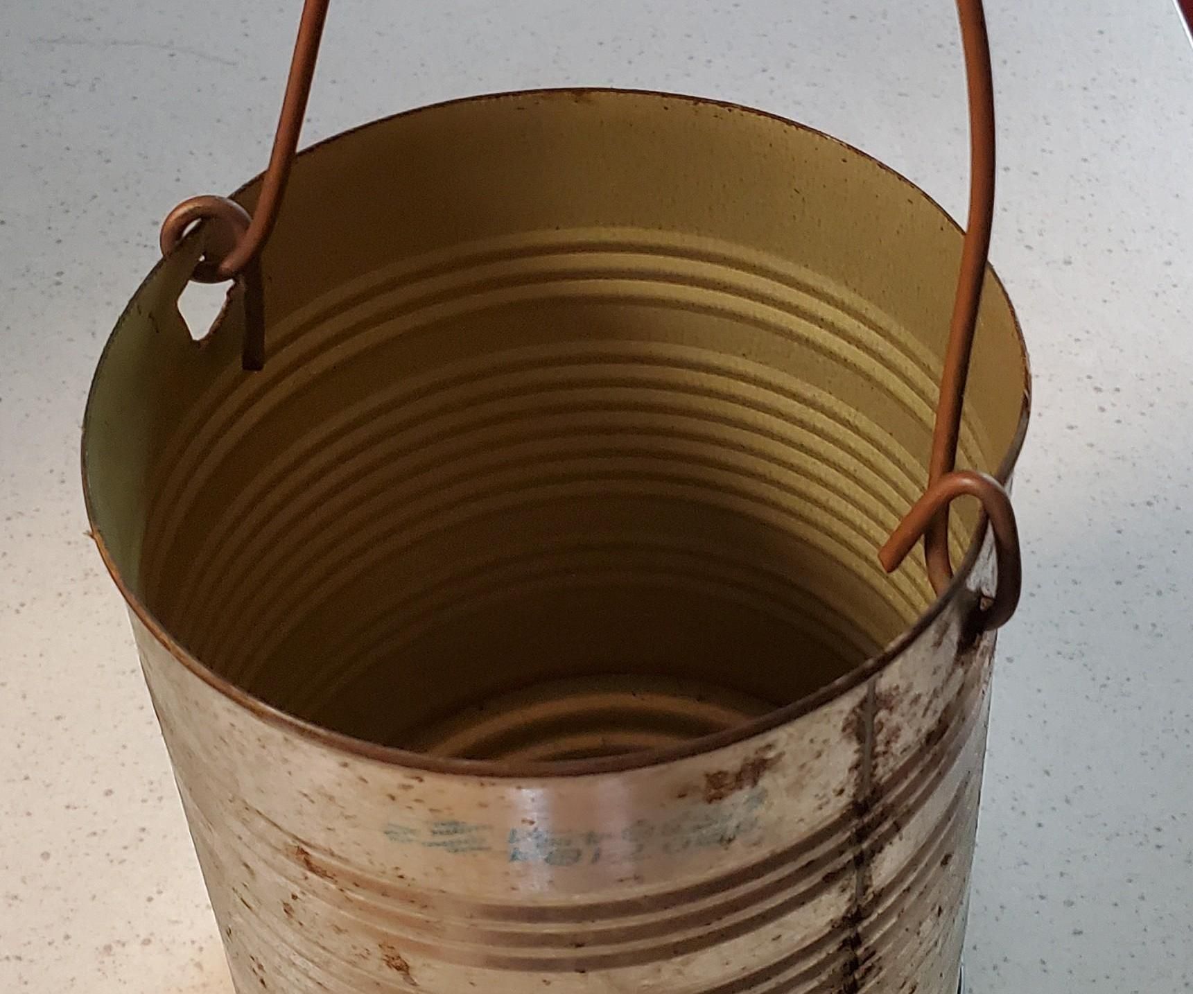 Quick Dog Crate Water Bucket